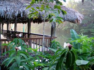 villa-escudero-lake-valentines-day